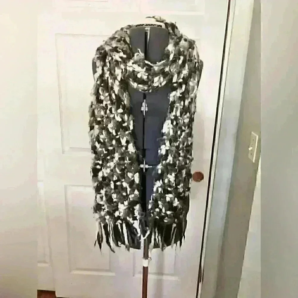 VTG #superchunckyscarf #superlongscarf gray white black blend thick scarf